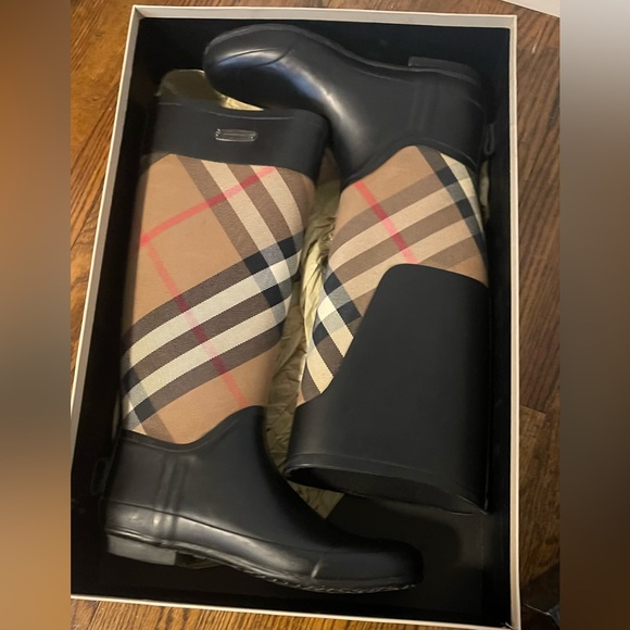 Burberry RAINBOOT CLEMENCE BIMATERIAL
RUBBER - Picture 4 of 5